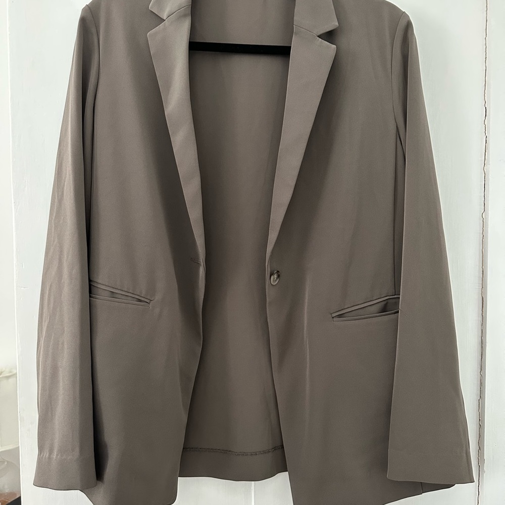 Uniqlo Women’s Blazer